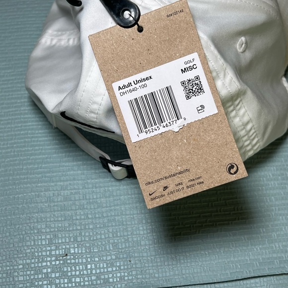 NIKE LEGACY91 GOLF ADJUSTABLE DRI-FIT HAT WHITE BLACK SWOOSH- NEW WITH T… - Picture 6 of 7